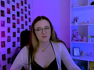 Stripchat Live Sex Cam of luna_berryy