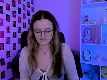 Stripchat Live Sex Cam of luna_berryy