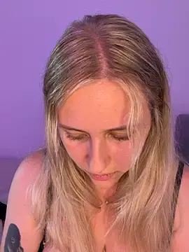 Stripchat Live Porn of lunawolf21