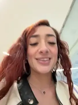 Stripchat Free Live Porn of ariiel_