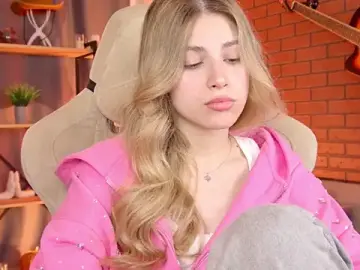 Stripchat Free Porn Cam of EllieCutes