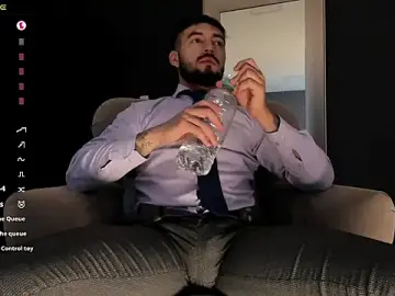 Stripchat Live Sex Cam of MarkWalker__
