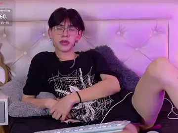 Stripchat Live Sex Cam of Kim_Adrien