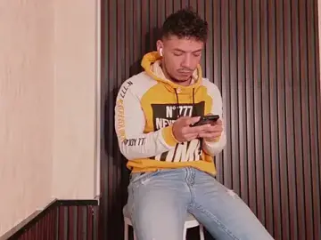 Stripchat Watch Live Sex Cams of OliverWyse