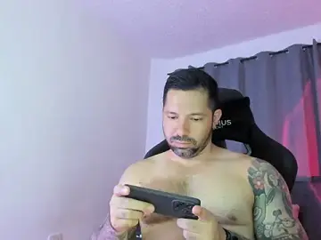 Stripchat Sex Cam of Pierre_Vidal