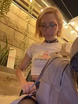 Stripchat Sex Cam of SweetBunnyGF