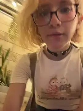 Stripchat Sex Cam of SweetBunnyGF