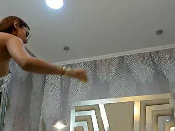 Stripchat Live Sex of ValerySkinnyy