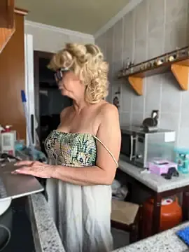 Stripchat Sex Cam of milfevapeccato