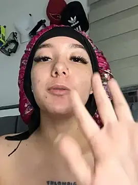 Stripchat Live Sex Cam of alaia_princess