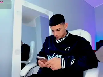 Stripchat Sex Chat of Alex_cute77