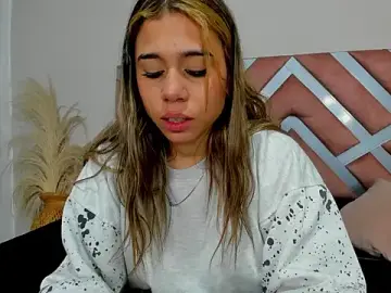Stripchat Live Sex Cam of Rachell_criss
