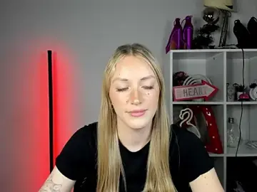 Stripchat Best live sex cam show of EvelynBlond