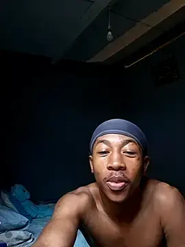 Stripchat Free Porn Cam of Peterveero12