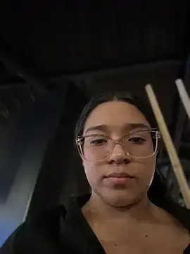 Stripchat Watch Live Sex Cams of -VICKKY