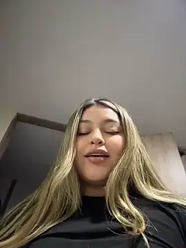 Stripchat Best Webcam of lunablossom_