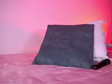 Stripchat Live Sex Cam of petitevictoria