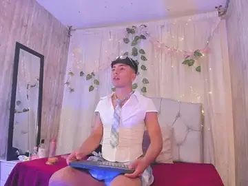 Stripchat Free Porn Cam of your_kitty_boy