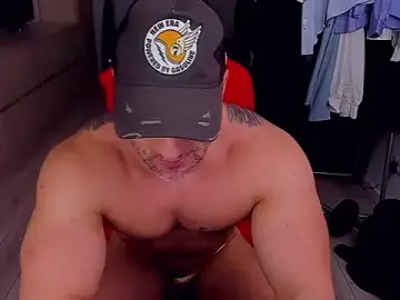 Stripchat Free Porn Cam of MarisMuscle