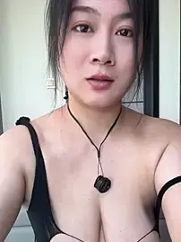 Stripchat Adult Webcam of mo-mo-69