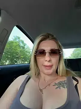 Stripchat Sex Cam of Tatti-Go