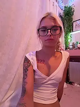 Stripchat Free Porn Cam of Terribletabby