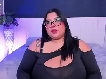 Stripchat Sex Cam of tifanny_bigboobs11