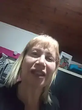 Stripchat Sex Cam of SexyMilf1211