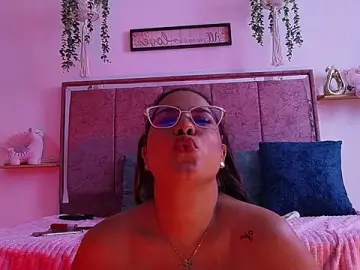 Stripchat Adult Webcams of nathalia_correa