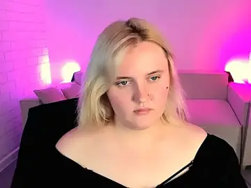 Stripchat Live Sex Cam of KathyBriggs