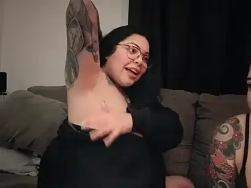 Stripchat Live Sex Cam of drizzypeach602
