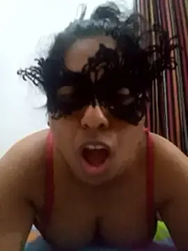 Stripchat Live Sex Cam of Expose_Queen