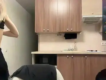 Stripchat Live Sex Cam of AidaGloshen