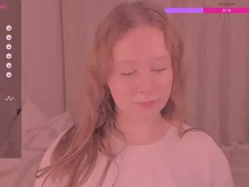 Stripchat Sex Cam of kira_lm