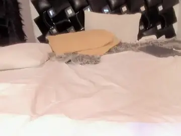 Stripchat Free Porn Cam of Miia_Thompsonn