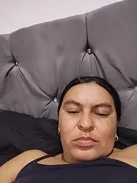 Stripchat Free Porn Cam of Horny-Mommy-Dirty