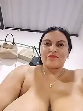 Stripchat Free Live Porn of Horny-Mommy-Dirty