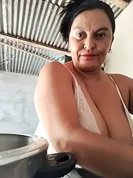 Stripchat Adult Webcam of Horny-Mommy-Dirty