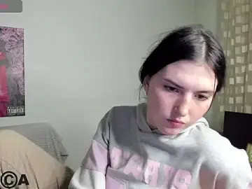 Stripchat Adult Webcam of Kira_Devi