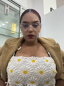 Stripchat Adult Webcams of Sara-77