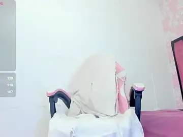 Stripchat Watch Live Sex Cams of Holly_Sailt
