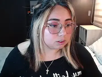 Stripchat Sex Chat of yini_angel