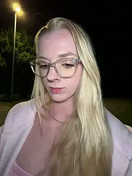 Stripchat Live Sex Cam of LinaLeana
