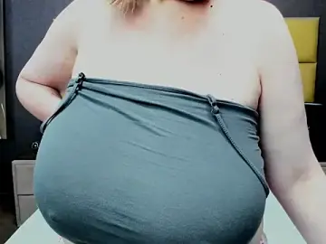 Stripchat Live Porn of KiraLeila