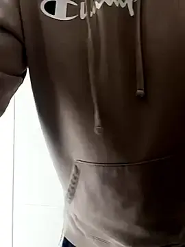 Stripchat Live Sex of naughtynottz5050