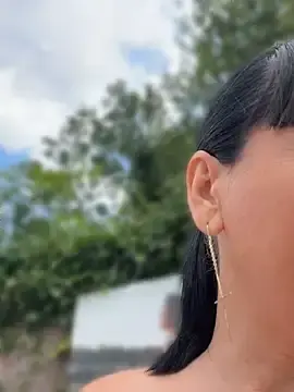 Stripchat Sex Cam of MysticCleo