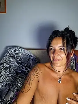 Stripchat Nude Webcam of allyson22andy