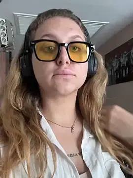 Stripchat Sex Cam of ellielawsons