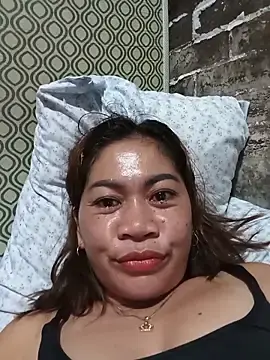 Stripchat Adult Webcam of SweetChubbyMommy_02