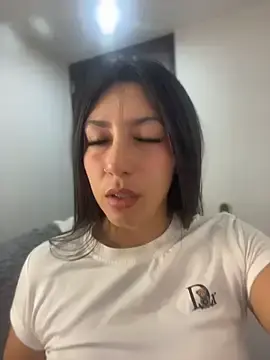 Stripchat Sex Cam of MiaJones21
